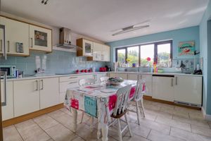 Kitchen- click for photo gallery